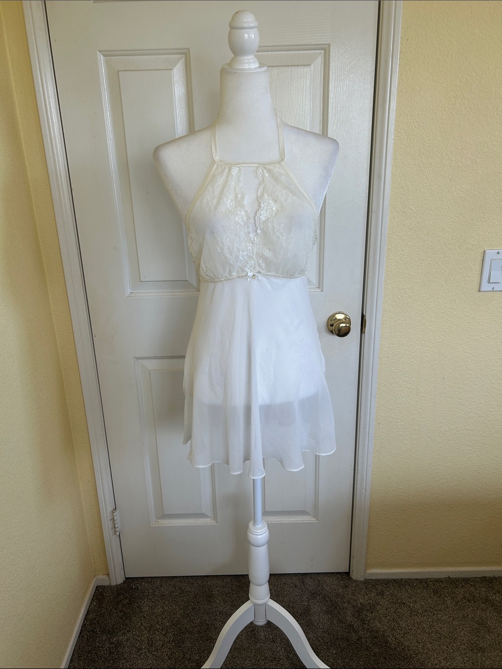 Linea Donatella White Lace Halter Chemise